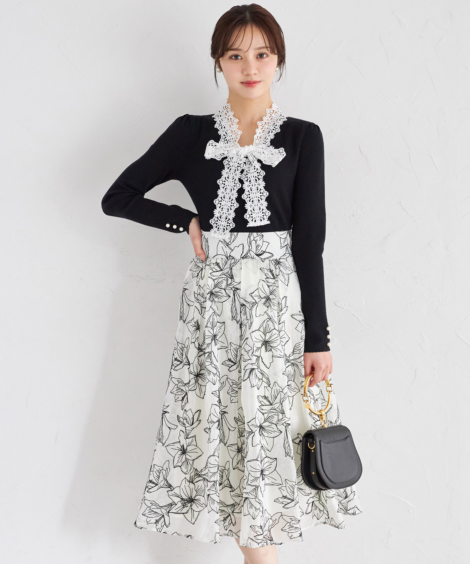 ラインフラワーフロッキーシアータックフレアスカート