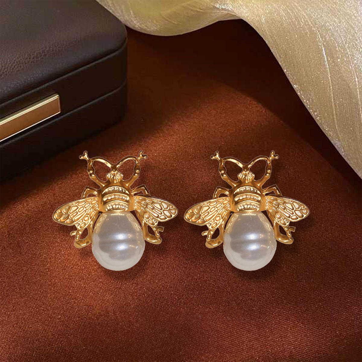 楽天市場】VeroMan BIJOU＋ ミツバチ ピアス 蜂モチーフ パール