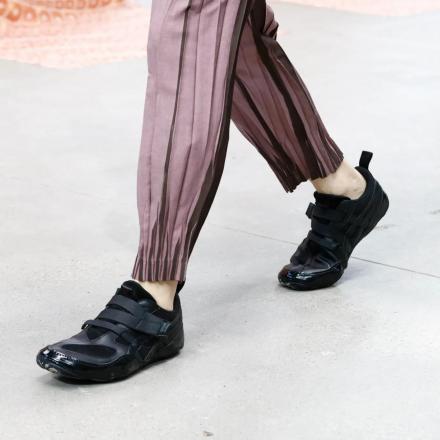 国内1月5日発売予定】イッセイ ミヤケ フット × アシックス スポーツ