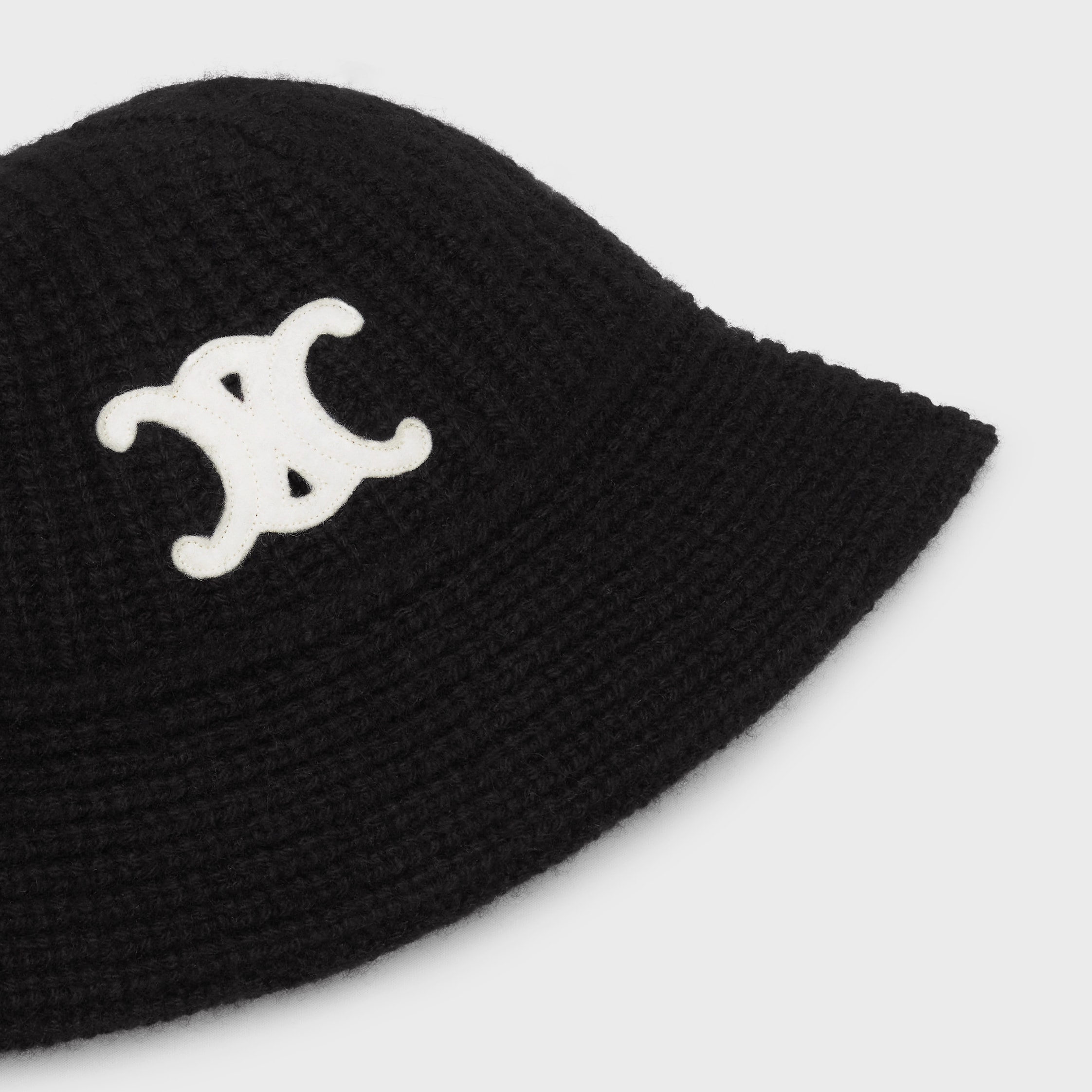 トリオンフ クロシェ バケットハット / カシミア - ブラック | CELINE