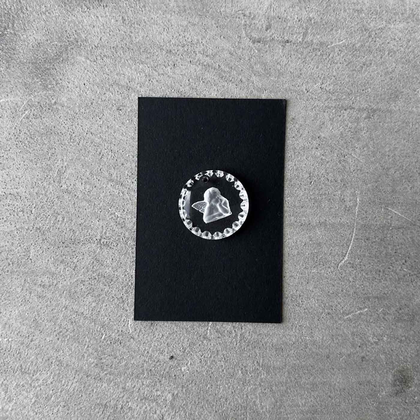 ドイツの倉庫で眠っていた ガラスのヴィンテージインタリオ〈天使