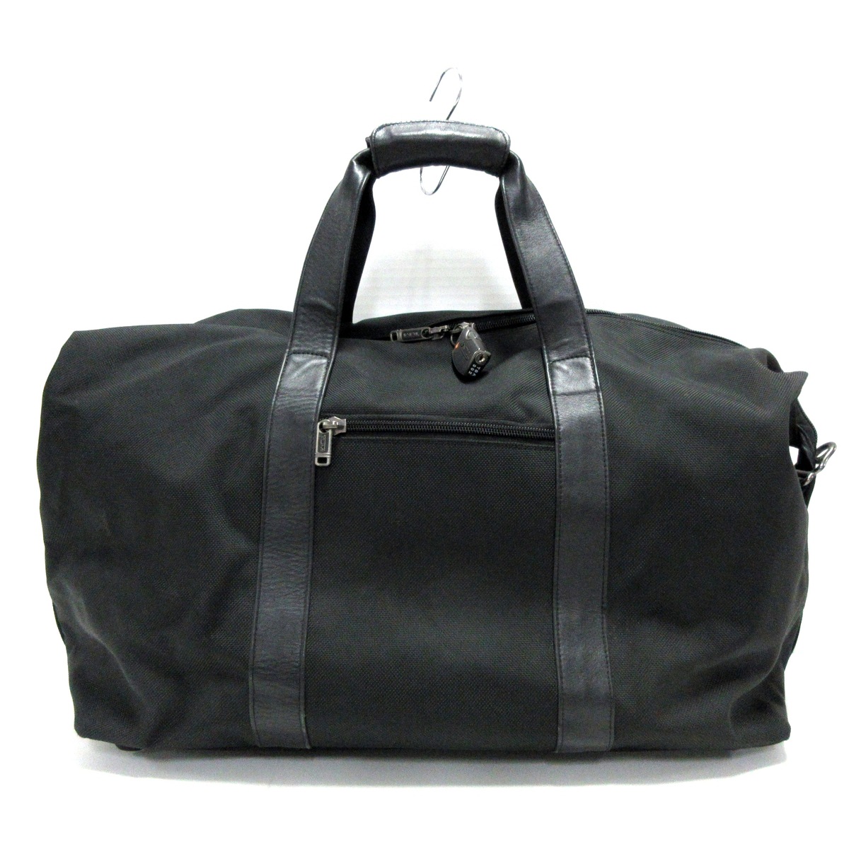 美品 トゥミ ボストンバッグ 黒 ロゴプレート 2way A4収納 ナイロン x