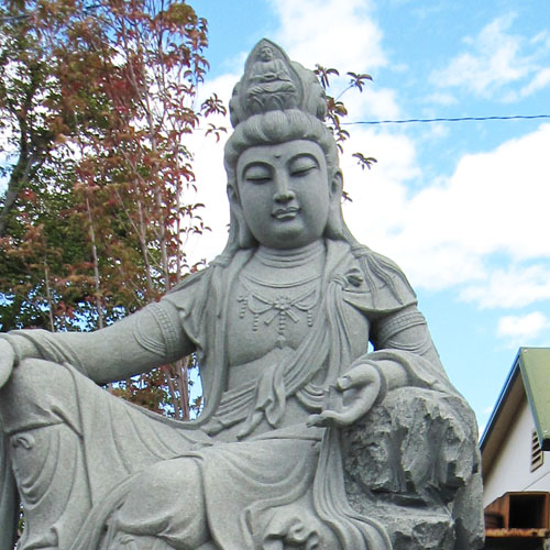 腰掛自在観音菩薩像の石仏・仏像です。石仏・仏像の販売をしております。