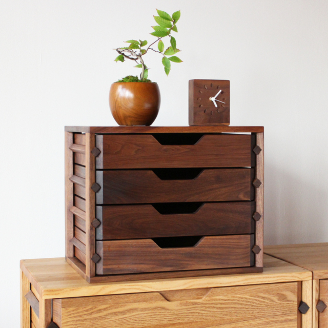 ミニチェスト 4段 A4サイズ ウォールナット無垢材 書類チェスト 小引出し