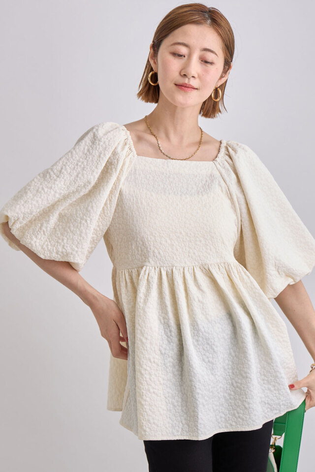 フラワージャガードバルーンスリーブブラウス