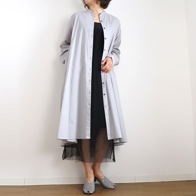 MIDIUMISOLID ミディウミソリッド バックギャザーシャツワンピース