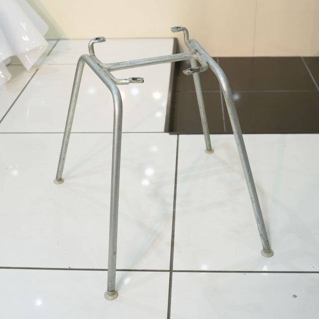 ハーマンミラー社製ヴィンテージイームズHベース ダイニングハイト