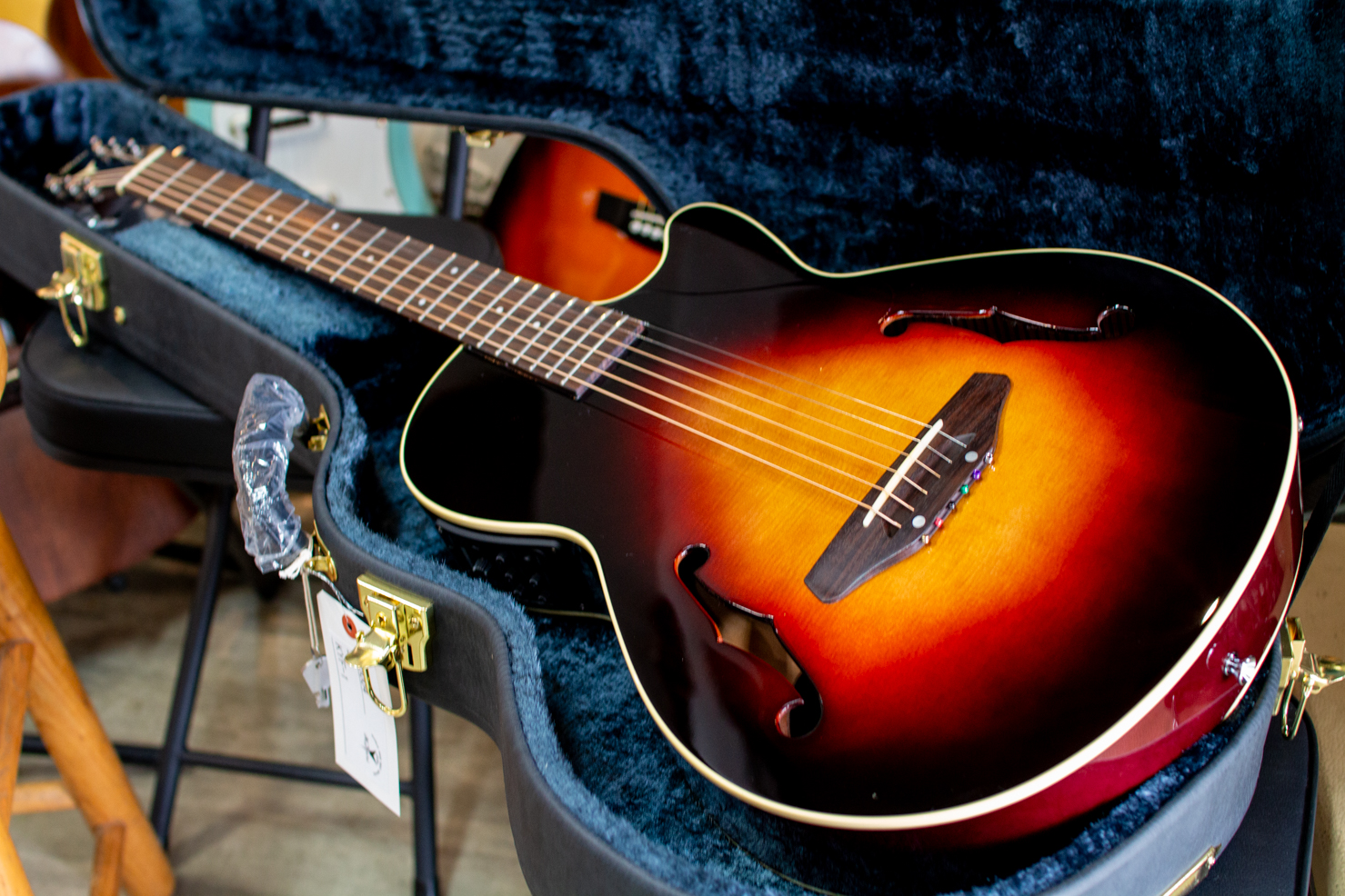 お取り寄せ商品】 K.Yairi KYF-1 エレアコ アンプに繋げる PICKUP付