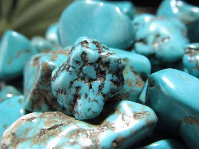 大粒タイプ 天然染色 ターコイズ さざれ 約200入り 粒の大きさ約8mm