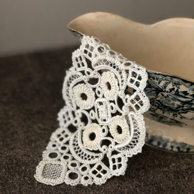 francjour フランジュール ｜ アンティークレースモチーフ / フランス