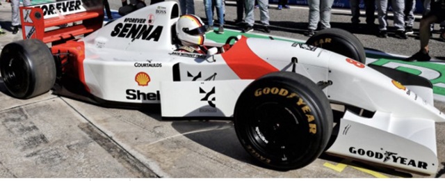 予約] ミニチャンプス 1/18 マクラーレン MP4/8 フォード