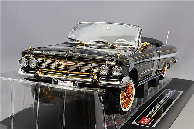 サンスター 1/18 シボレー インパラ オープン コンバーチブル 1961