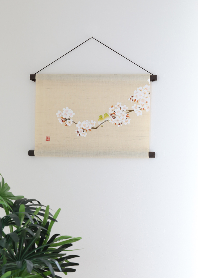 手描きタペストリー「メジロに染井吉野」 [京都洛柿庵オンラインショップ]