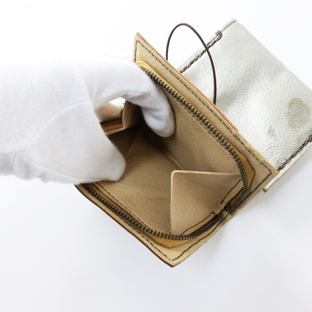 ウィンターセール】エバゴス ebagos ゴートレザーメタリック加工 三