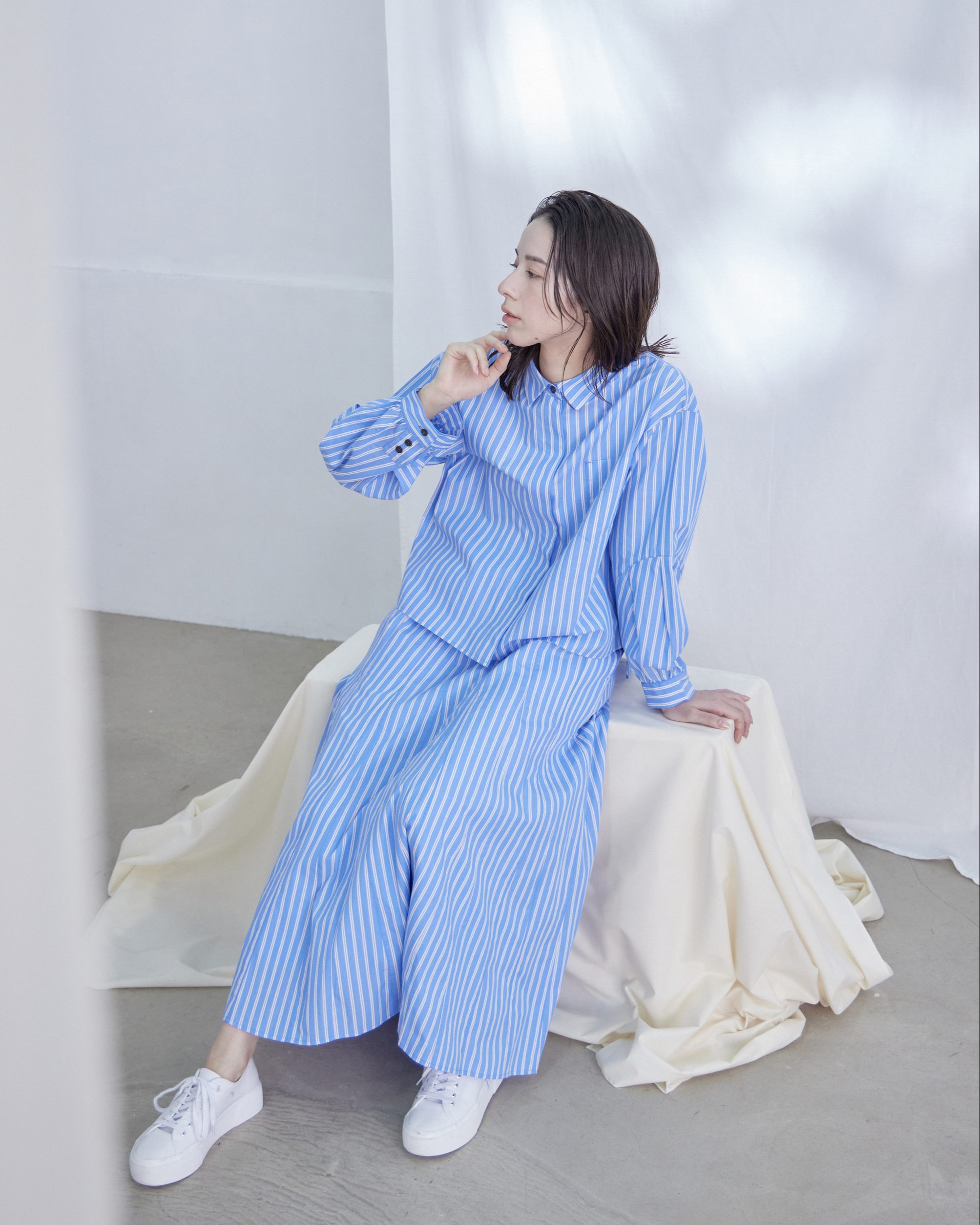 T. カラーストライプシームフレアスカート