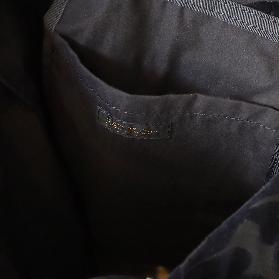 R&D.M.Co- wild berry velvet tote bag (black/nav