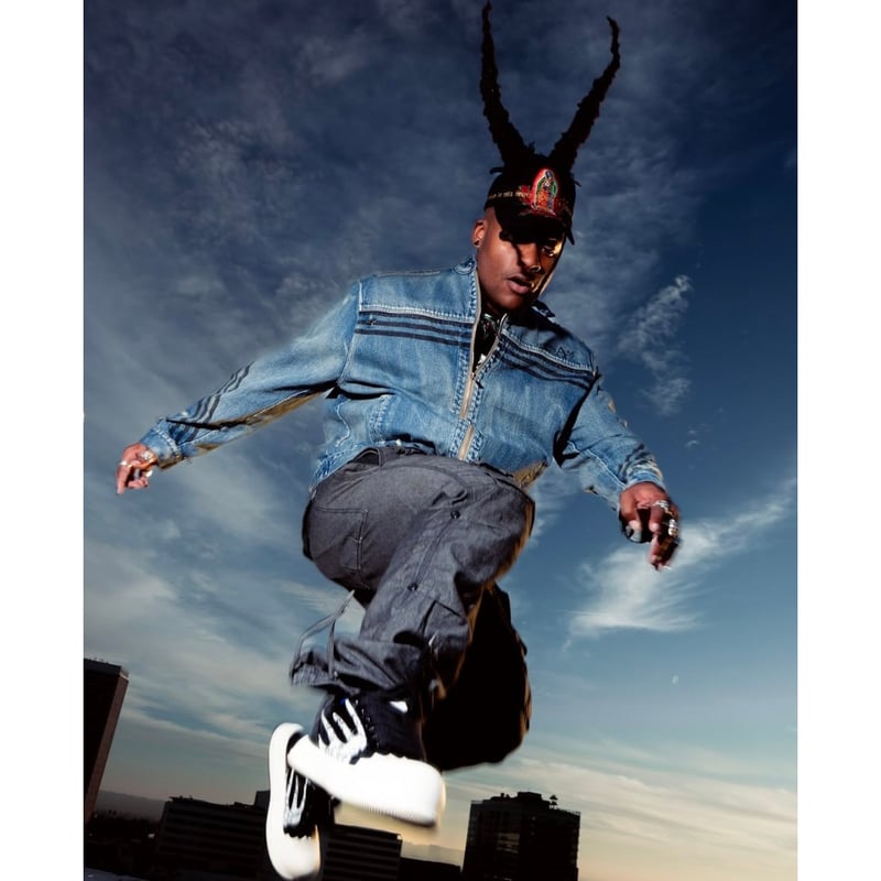 Rhime / ASTROPOD / BLACK | PLUG