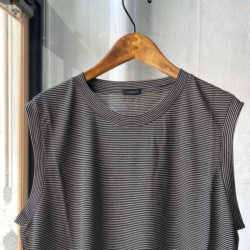 COMOLI サマーウール天竺 ノースリーブ | Less Higashikawa