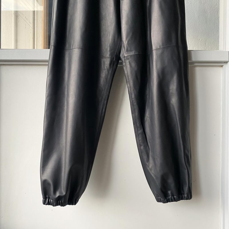 COMOLI シープスキン トレーニングパンツ | Less Higashikawa