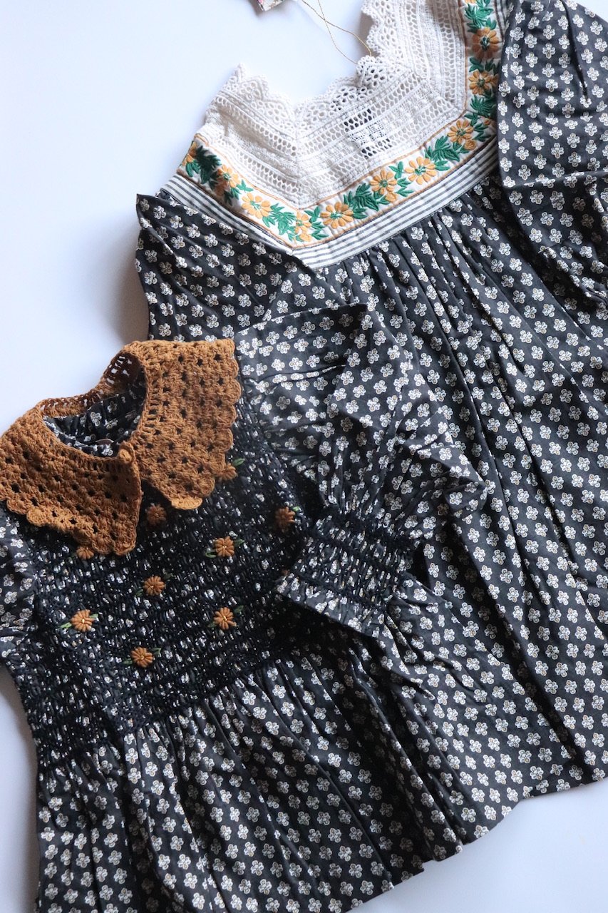 Bonjour Handsmock blouse with crochet collar p