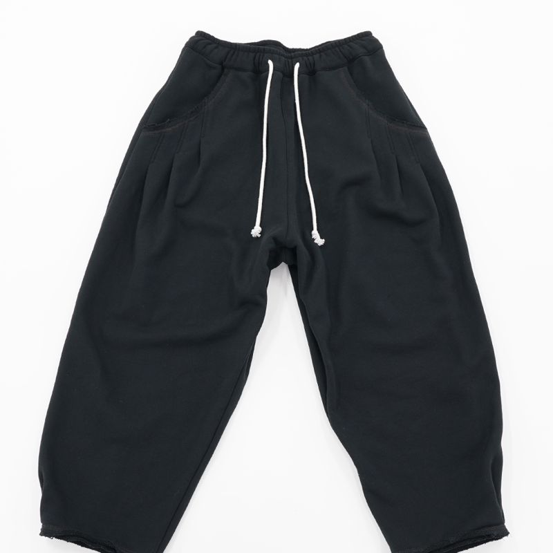 WANTHEM｜LOOSE SHIFT PLEATED SWEAT PANT | WANTHE