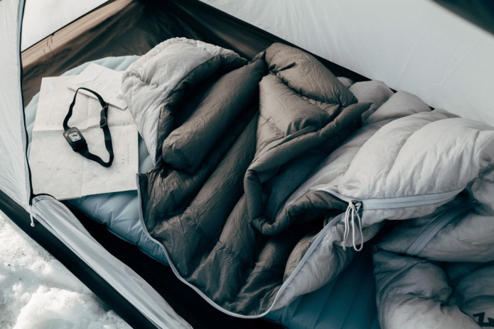 ついに「ゼインアーツの寝袋！」コスパもいいし、種類も多いから“1年中