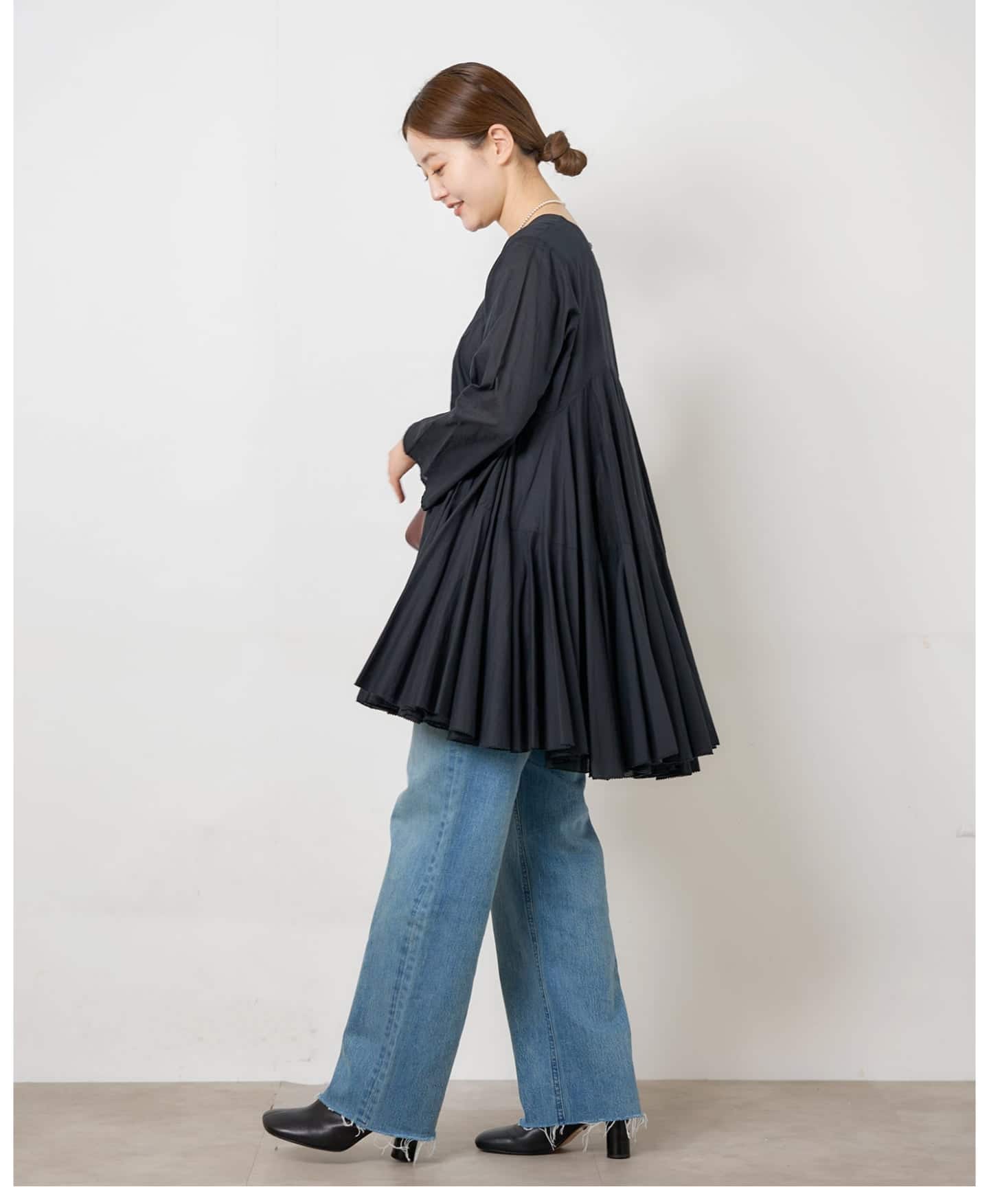 AAYUSHI/アユーシ 別注 ロングスリーブラッフルドレス（ワンピース