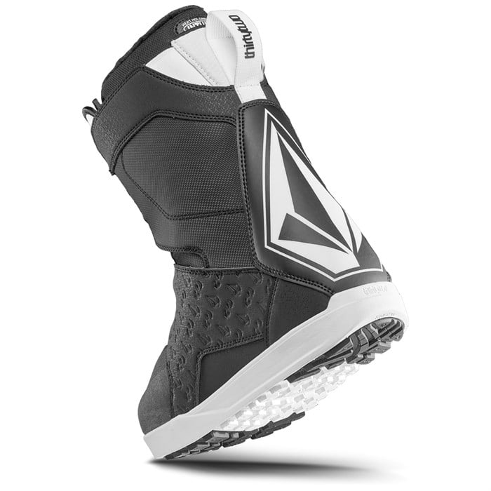 thirtytwo-lashed-double-boa-