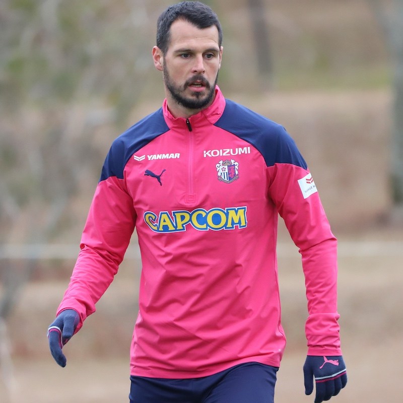 セレッソ大阪練習着 冬用ウォーマーPuma フルジップXL セレッソ大阪