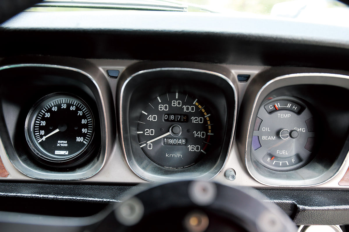 ボディ以外で再使用できたのはダッシュボードのみ！ ゼロからの