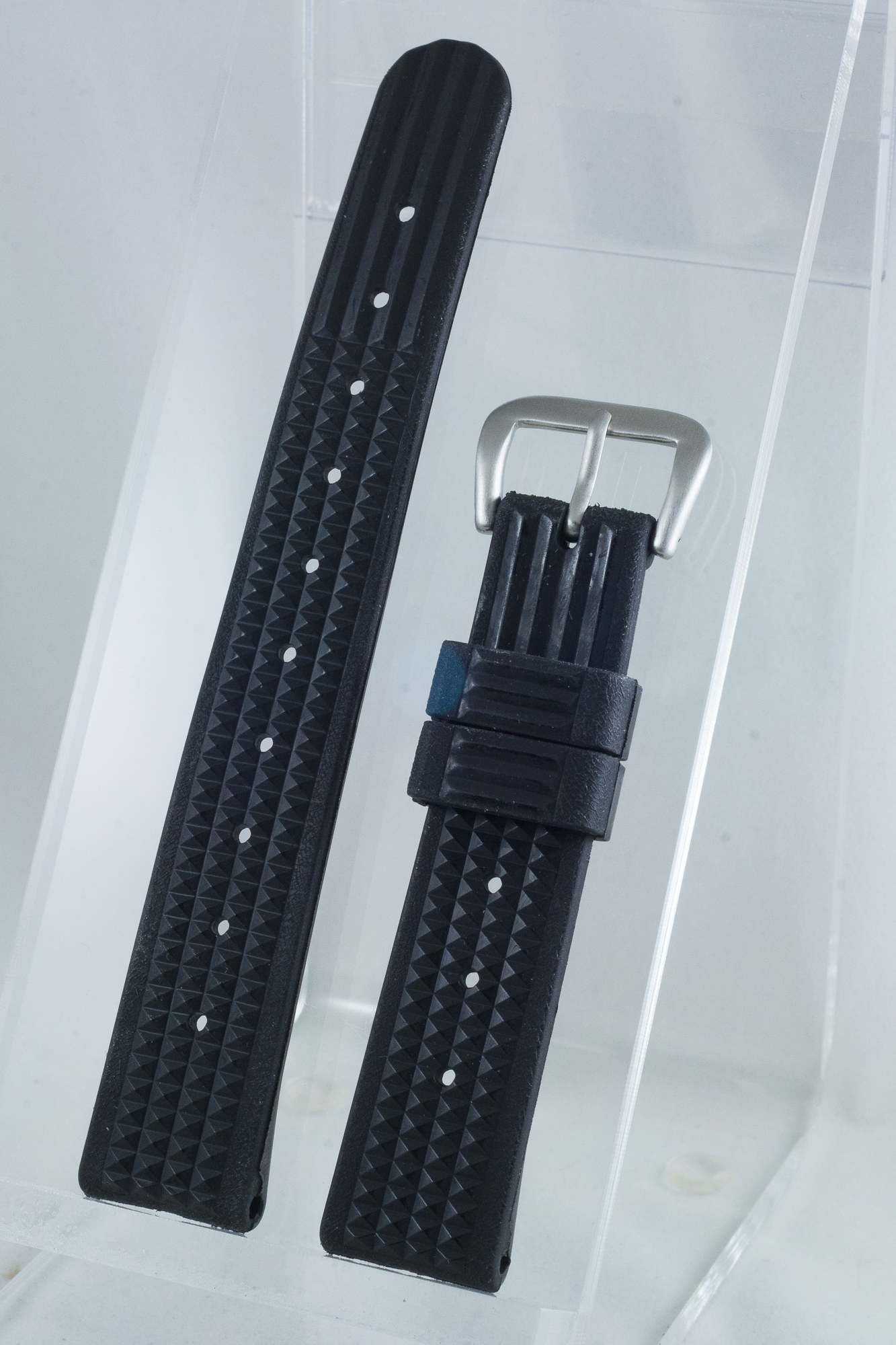 First Seiko Dive Strap - ZLM01 Waffle — Plus9Time