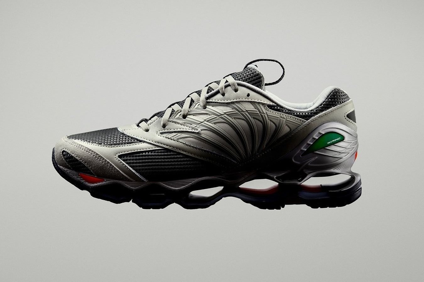 Graphpaper and MIZUNO Re-Issue their Inaugural WAVE PROPHECY 8 — eye_C