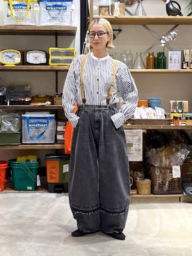 niko andのデニムパンツを使った「サスペンダー」の人気