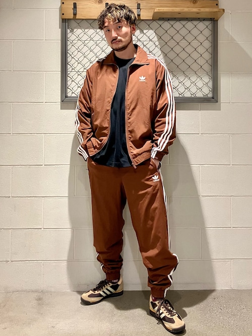 アディダス ブランドコアストア 横浜ジョイナスINさんのナイロン