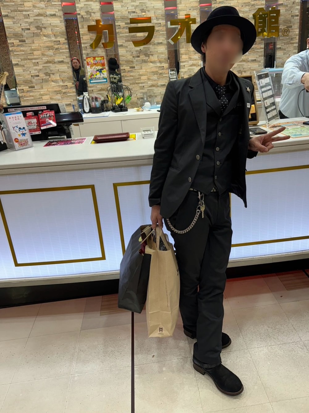 NEXUSVIIのウォレットチェーンを使った人気ファッションコーディネート