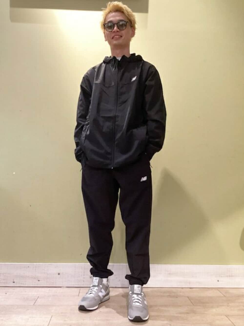 murasaki_official｜NEW BALANCEのナイロンジャケットを使った