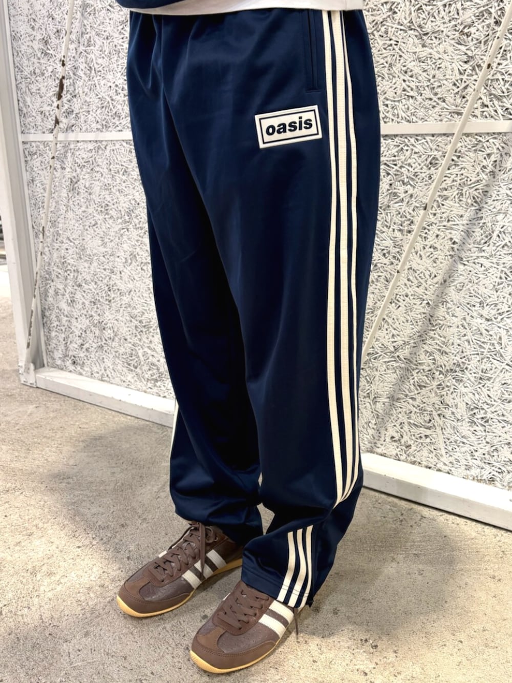 adidas Originals × Oasis ツアー オーバーサイズ クルーネック