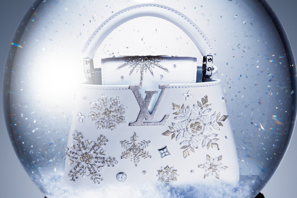 雪の結晶を煌めくビーズと刺繡で表現した「ルイ・ヴィトン」の美しき