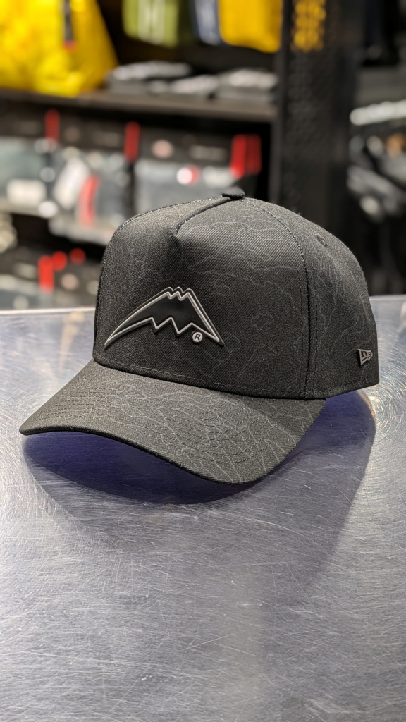 商品紹介】限定商品のニューエラコラボキャップ、少なくなってきました
