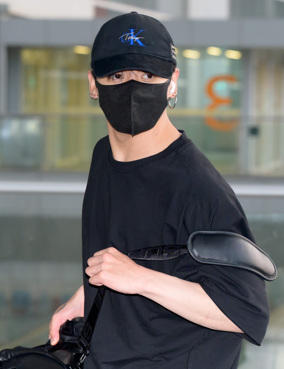 BTS #ジョングク 着用【カルバン・クライン】のフラッグシップストア