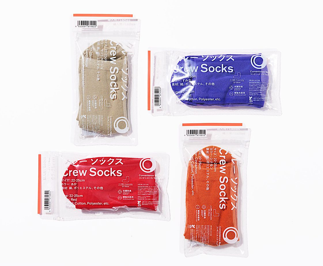 大人気！ファミマの「新色クルーソックス」を使って大人可愛いパリ