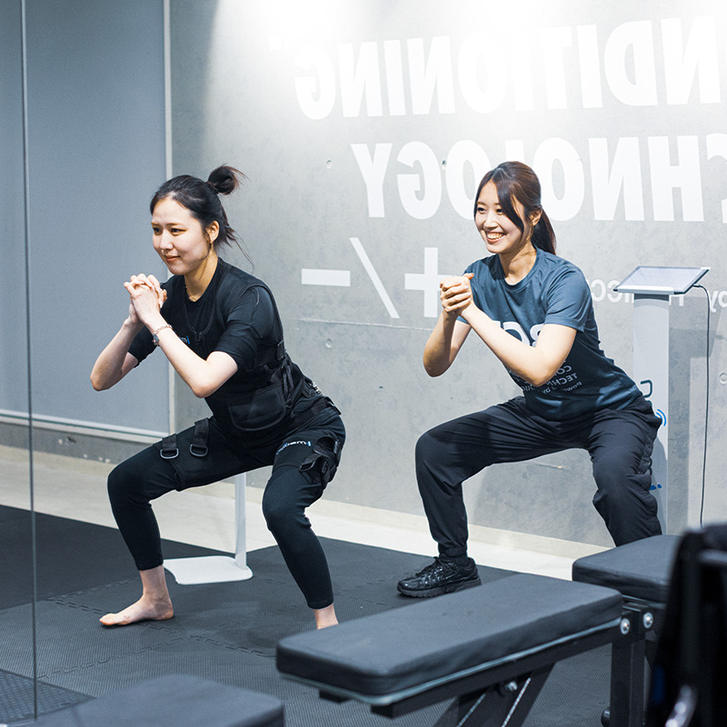 少ない時間でも運動してる実感アリ！EMSで筋トレできるジムって