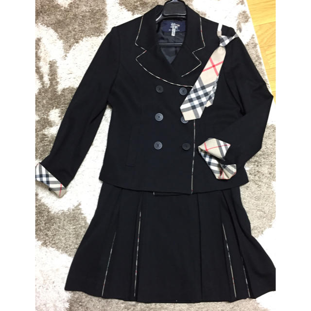 BURBERRY - 美品☆バーバリー☆かわいいスーツ 160 黒 卒業式 発表会の