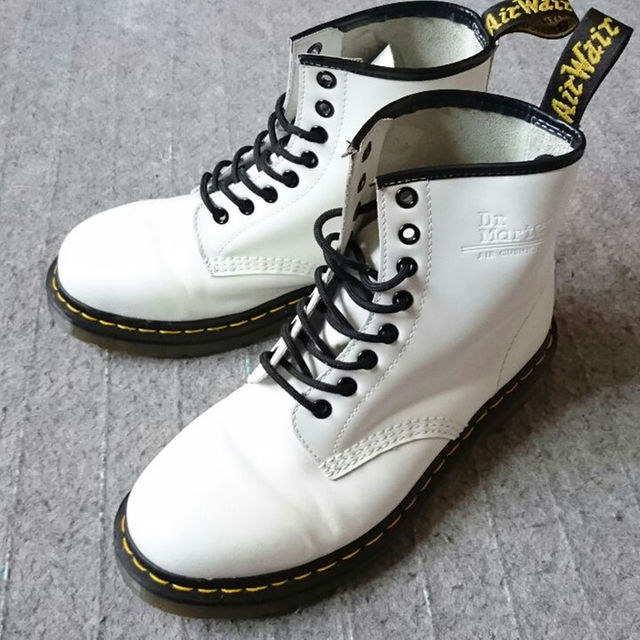 Dr.Martens - ドクターマーチン白の通販 by NEO's shop｜ドクター