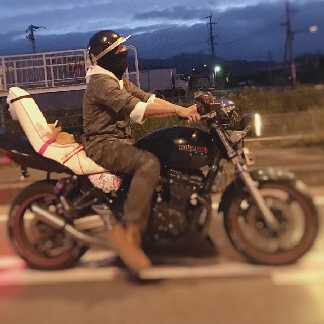 イナズマ400 三段シートの通販 by るいるい's shop｜ラクマ