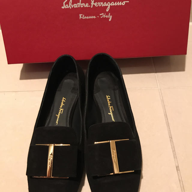 FERRAGAMO - ご専用 フェラガモ スウェード リボンフラットシューズの