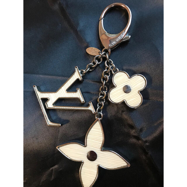 LOUIS VUITTON - ルイヴィトン チャームの通販 by アリエ｜ルイ