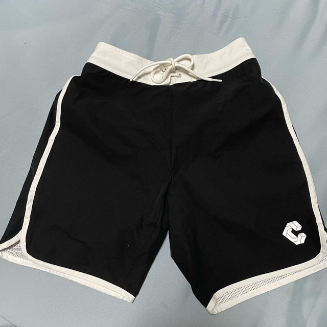 cronos ボードショーツ 1時間限定価格！の通販 by ddd's shop｜ラクマ