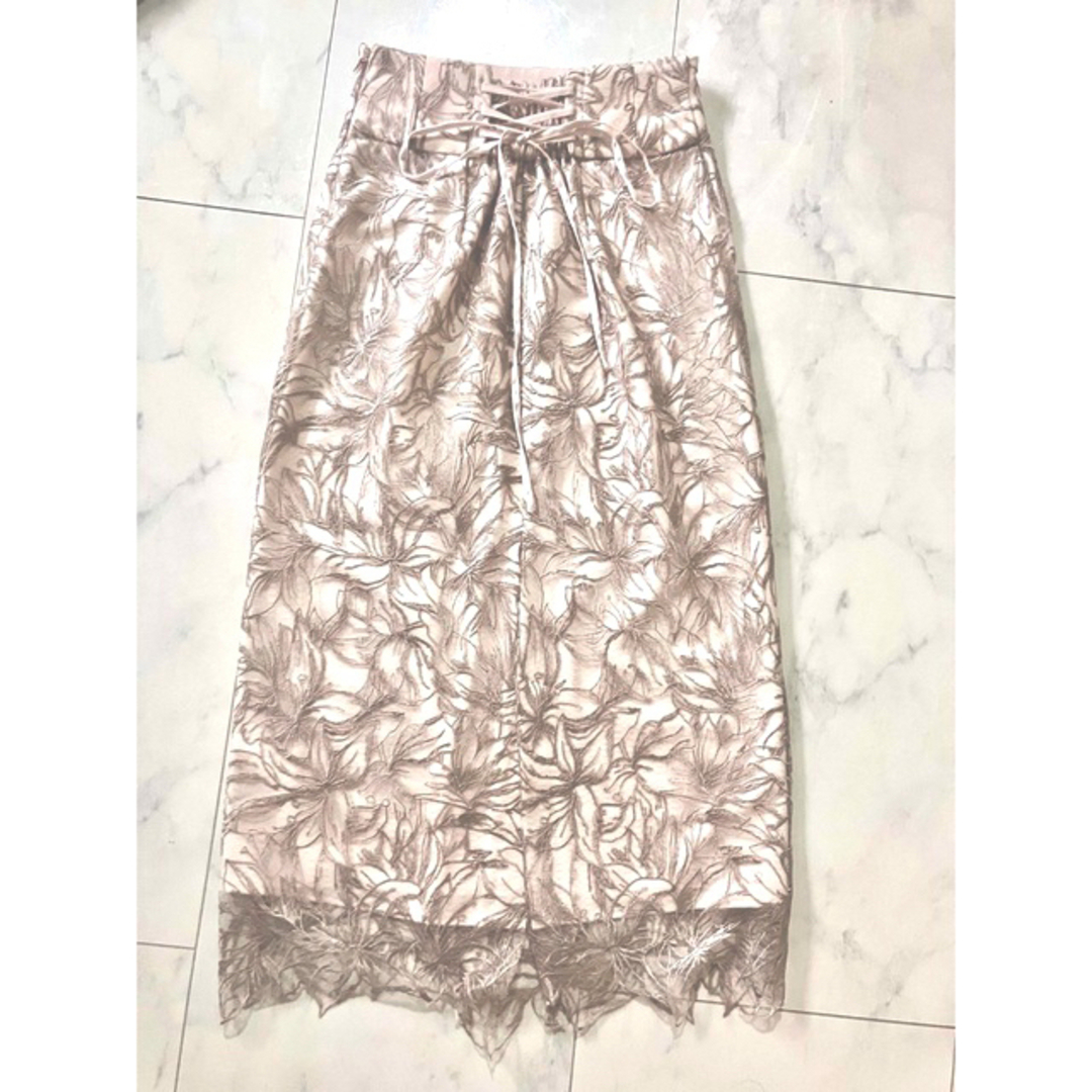 Apuweiser-riche - 定価2万 Apuweiser-riche ライン刺繍タイトスカート