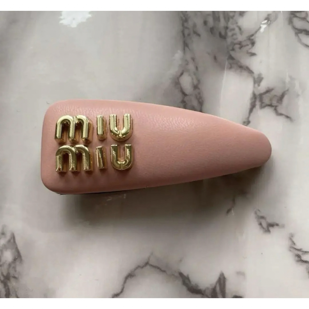 MIU MIU - miumiuヘアクリップ♡レザー♡ピンク♡ミュウミュウヘアピン